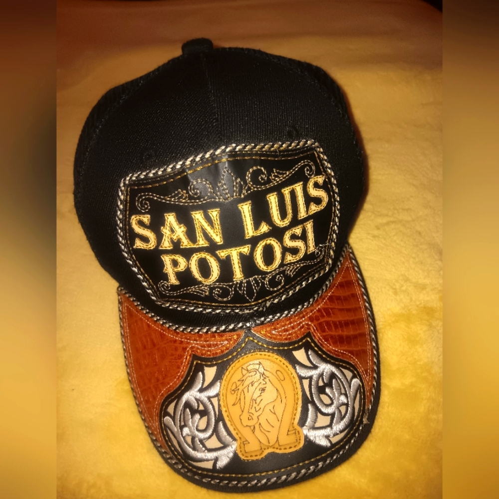 Men's baseball hat. SAN LUIS POTOSI